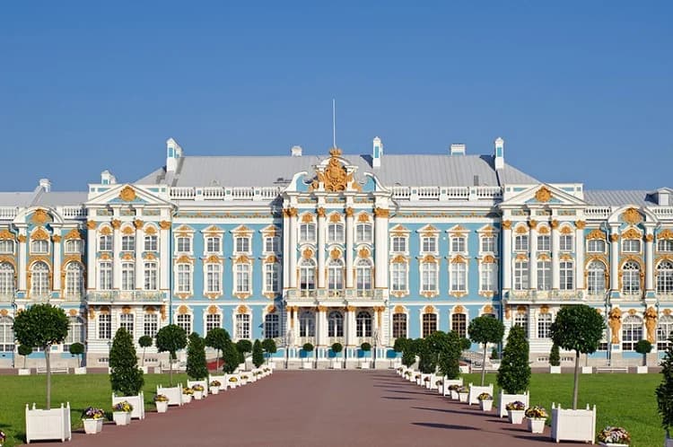 Rococo Architectural Style: Elegance and Luxury