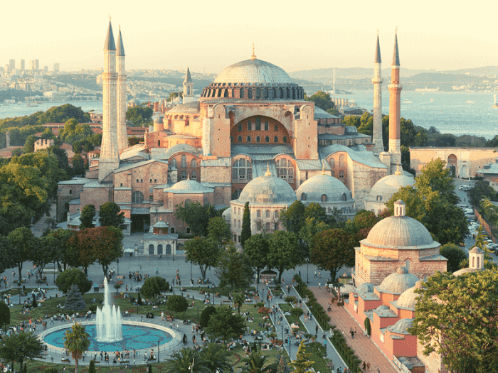 Byzantine Architectural Style: Magnificence and Solemnity in Design